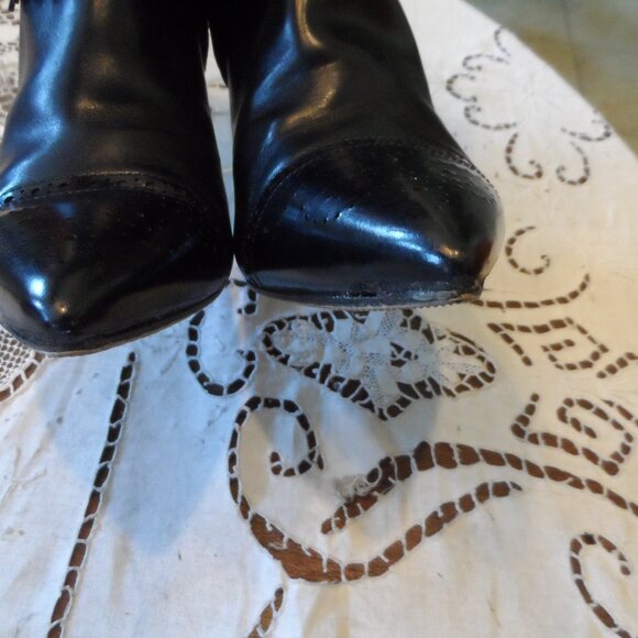 KORS by Michael Kors Black Leather Ankle Boots w/Removable Front Fringe Panel 8M - Picture 13 of 16